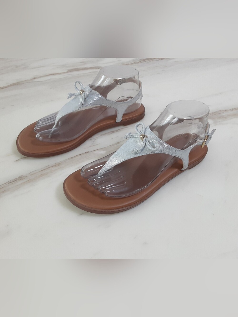 COLE HAAN Silver Metallic Bow Accent T-Strap Thong Sandals Sz 8B